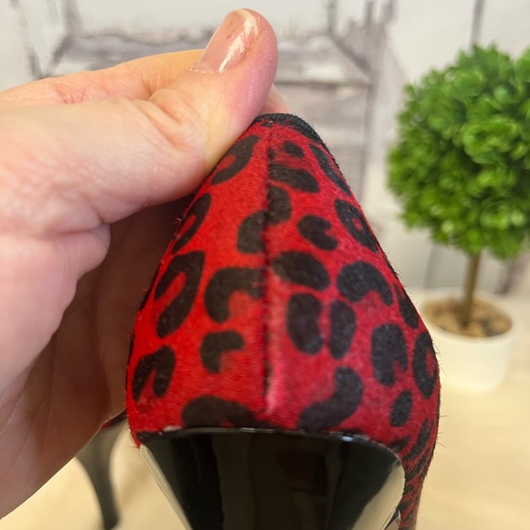 White House Black Market Naomi Red Leopard Pumps Heels 8M - Picture 6 of 10